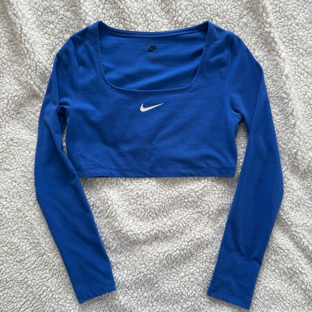 Nike Women's Royal Blue Long Sleeve Crop Top